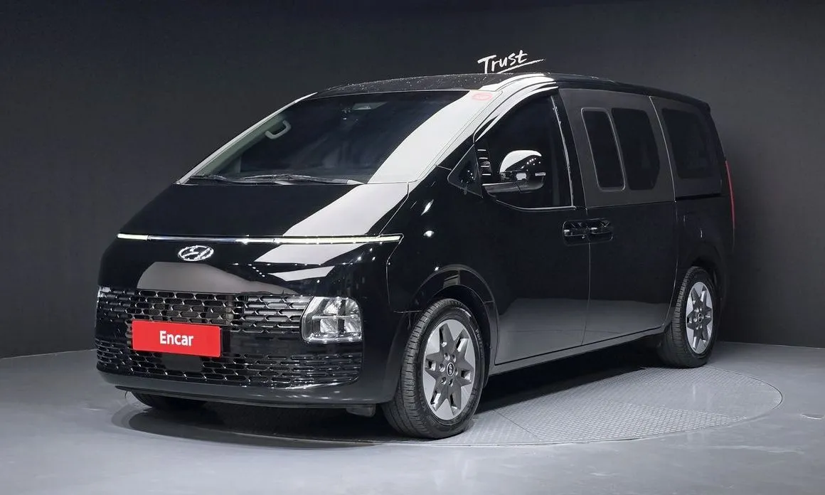 Hyundai Staria Tourer 11-Seater 1