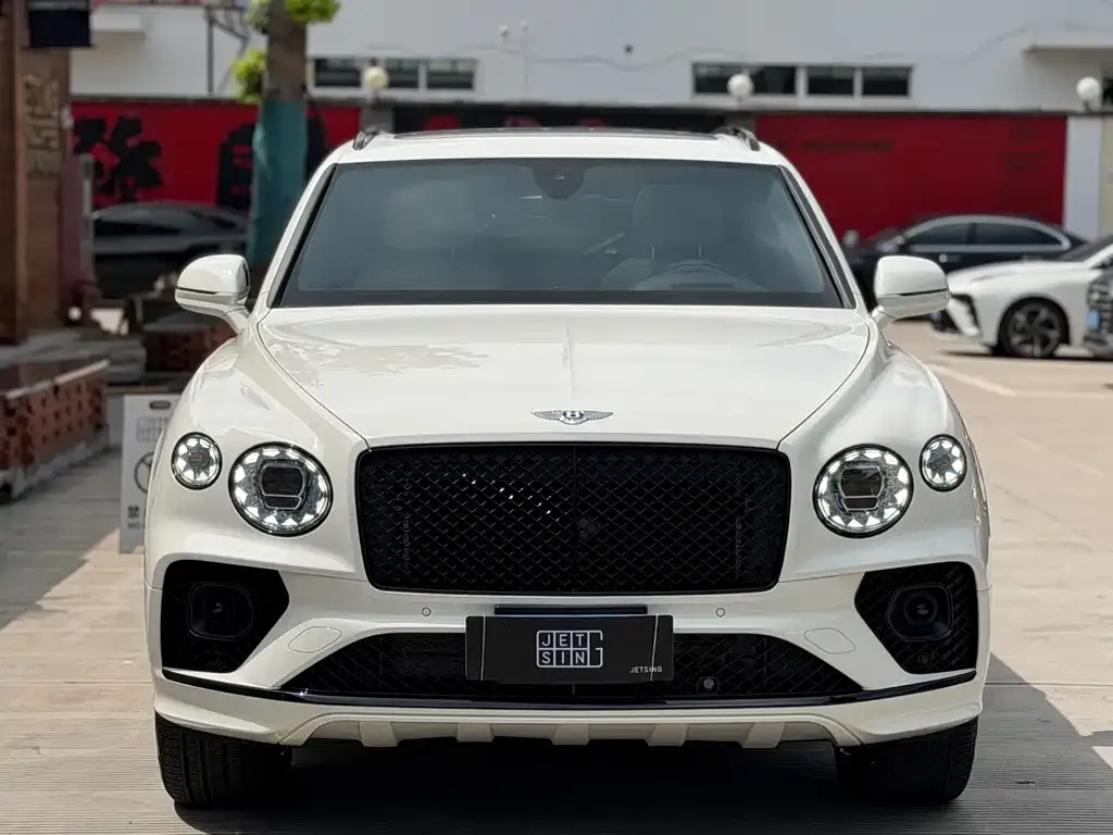 Bentley Bentayga — фото 1