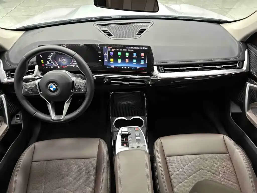 BMW X1 — фото 9