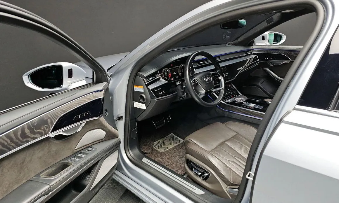 Audi A8 — фото 8