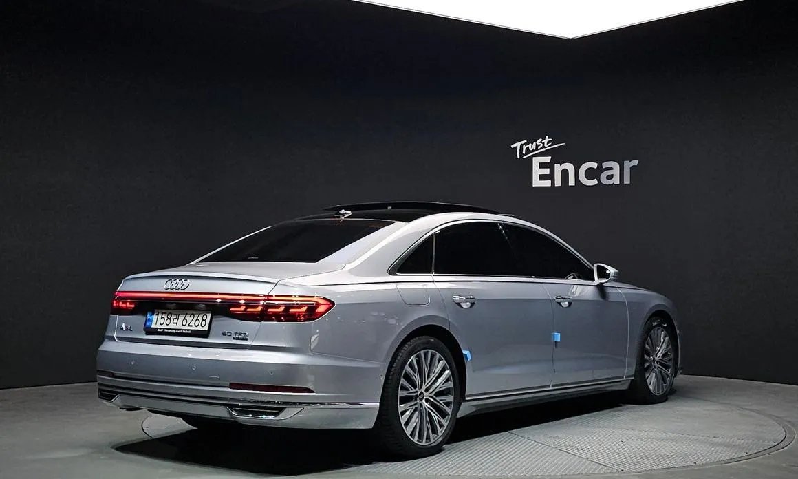 Audi A8 — фото 6