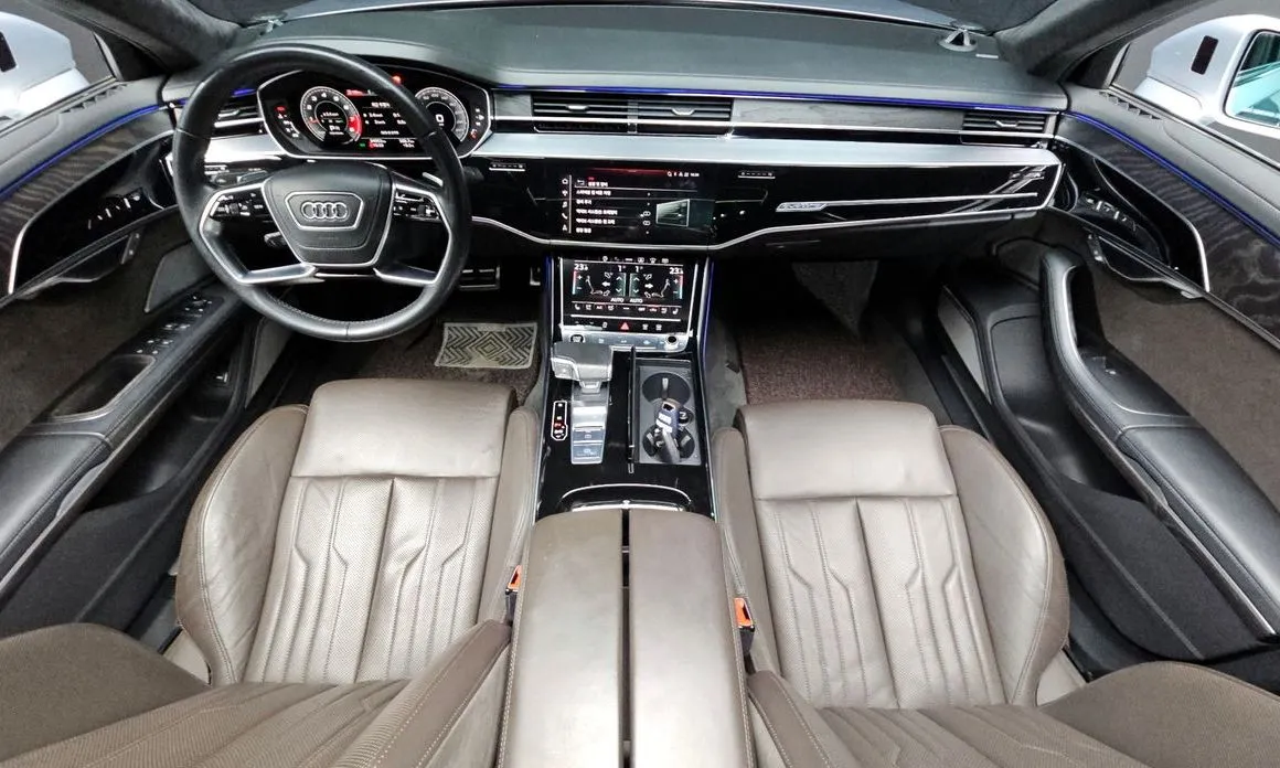 Audi A8 — фото 9