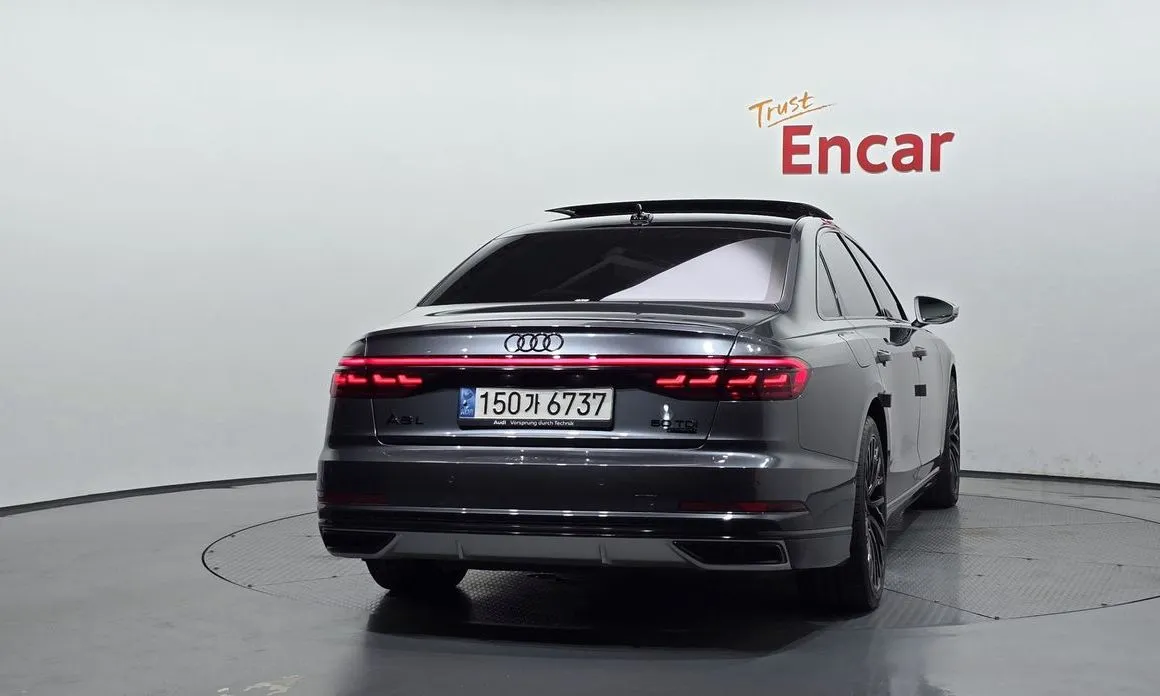 Audi A8 — фото 2