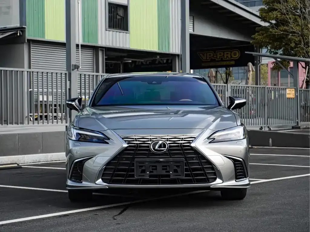 Lexus ES — фото 10