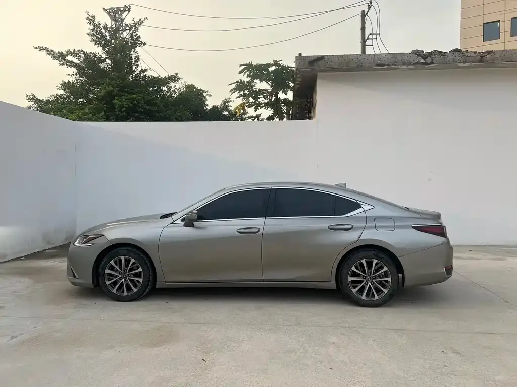 Lexus ES — фото 6