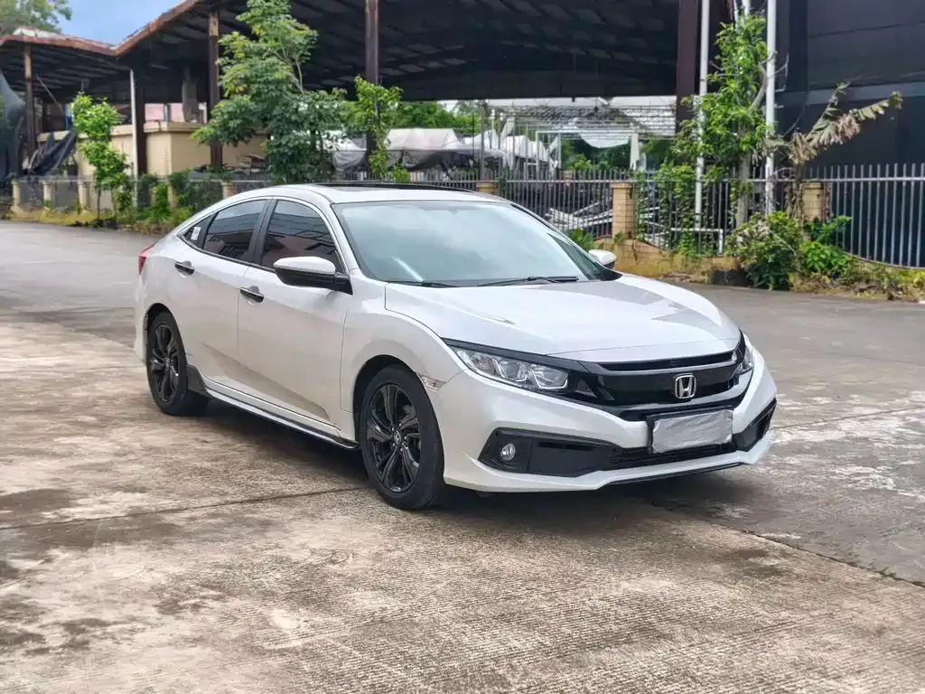Honda Civic — фото 10