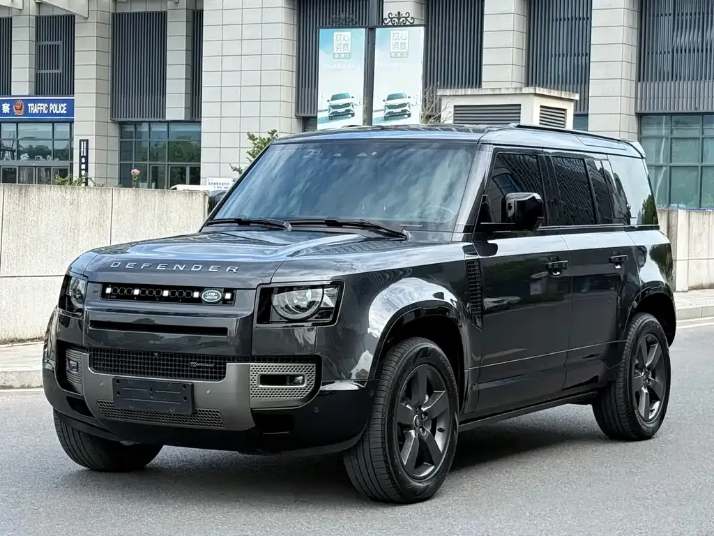 Land Rover Defender — фото 1