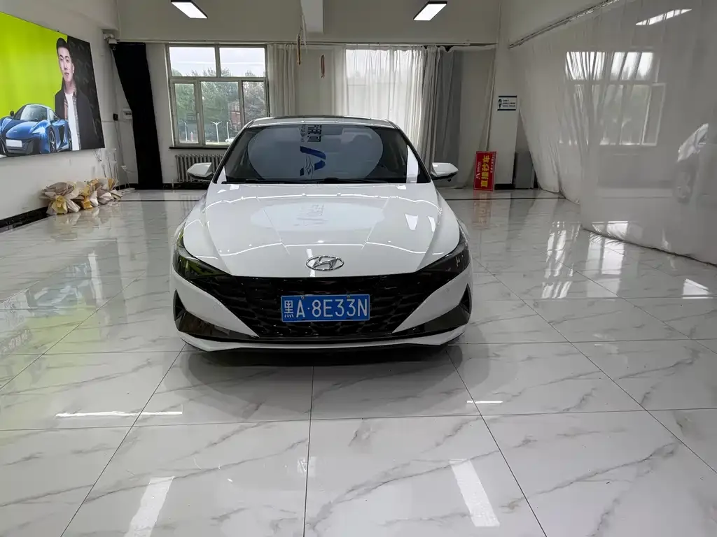 Hyundai Elantra — фото 4