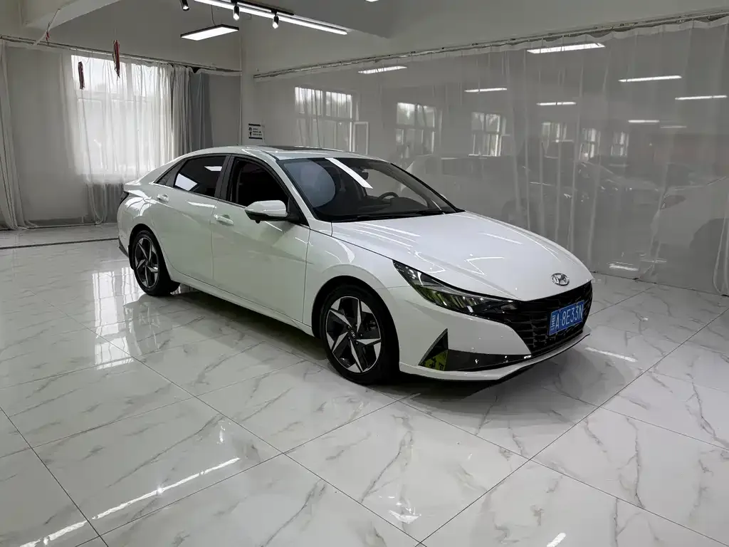 Hyundai Elantra — фото 6