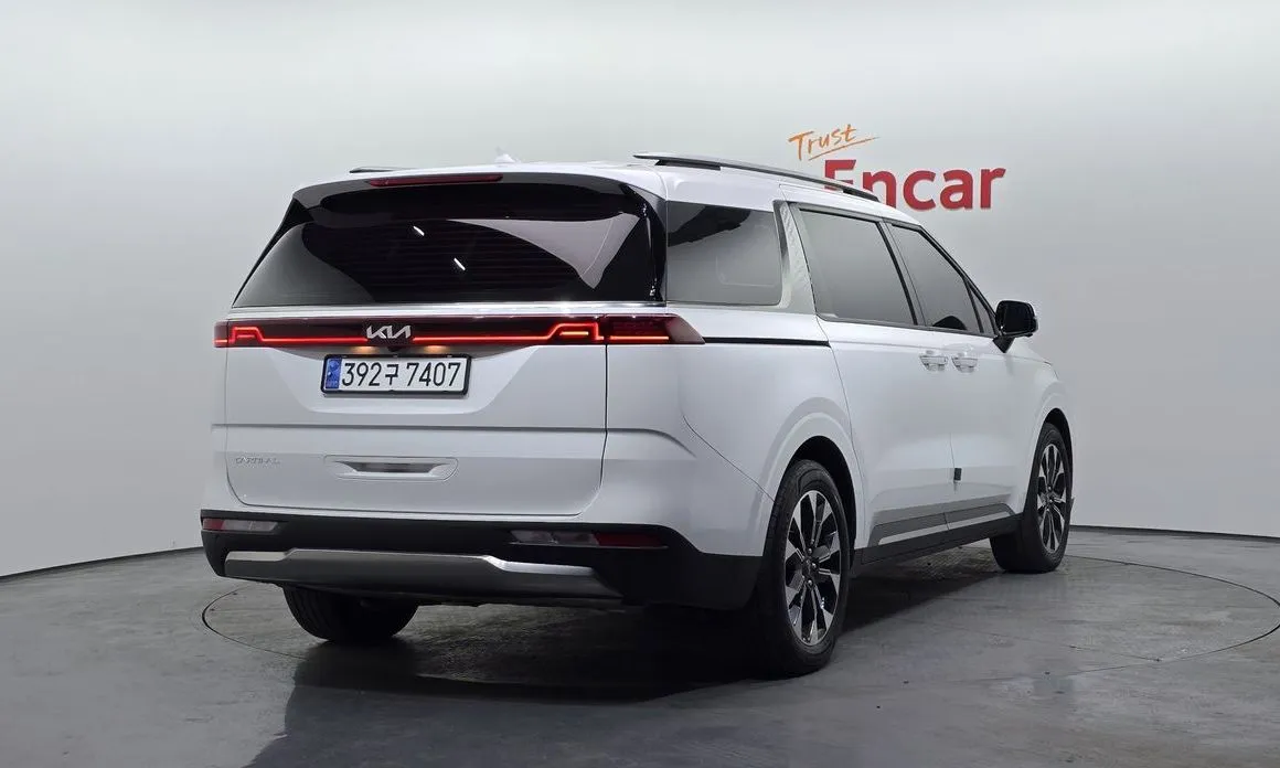 Kia Carnival — фото 4