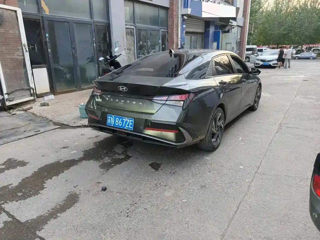 Hyundai Elantra — фото 10