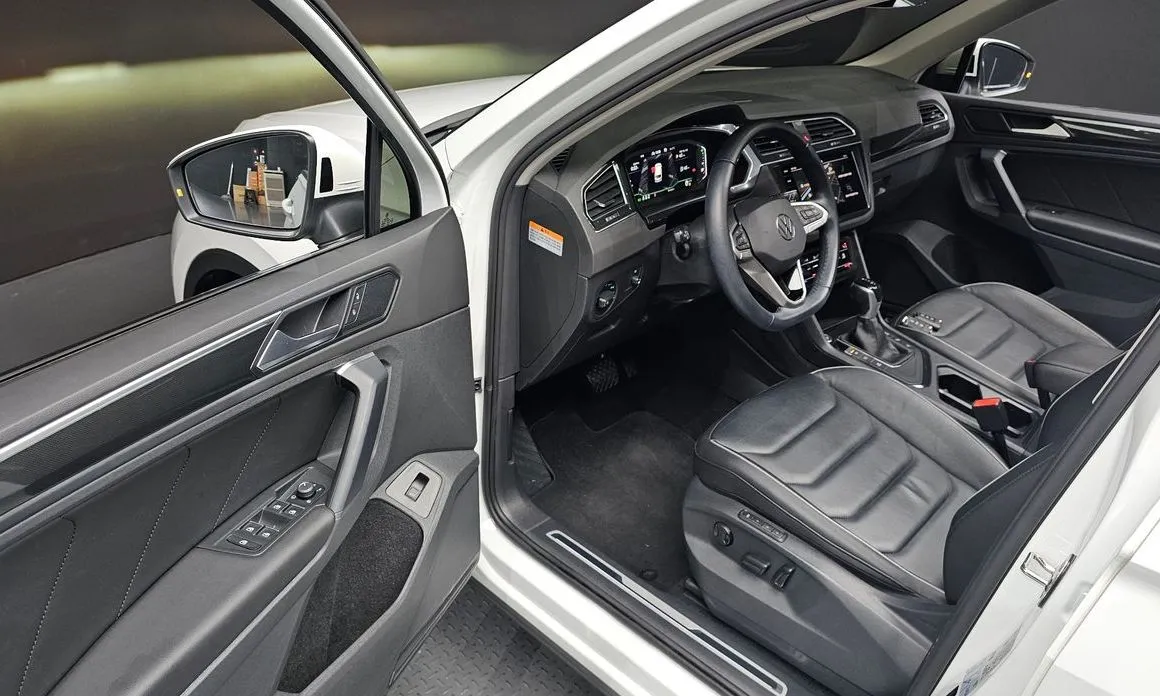 Volkswagen Tiguan — фото 8
