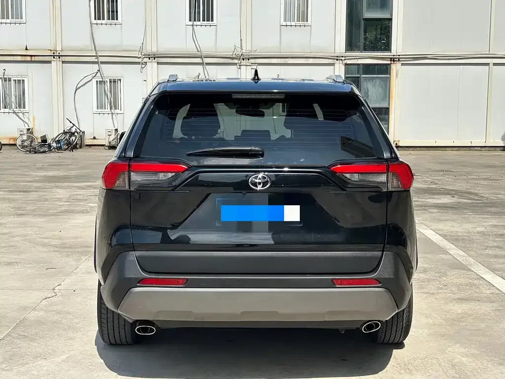 Toyota RAV4 — фото 4