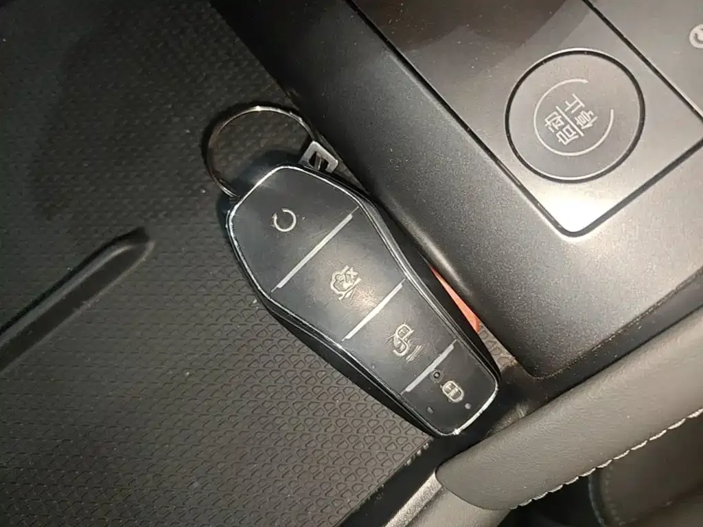BYD Qin L — фото 10