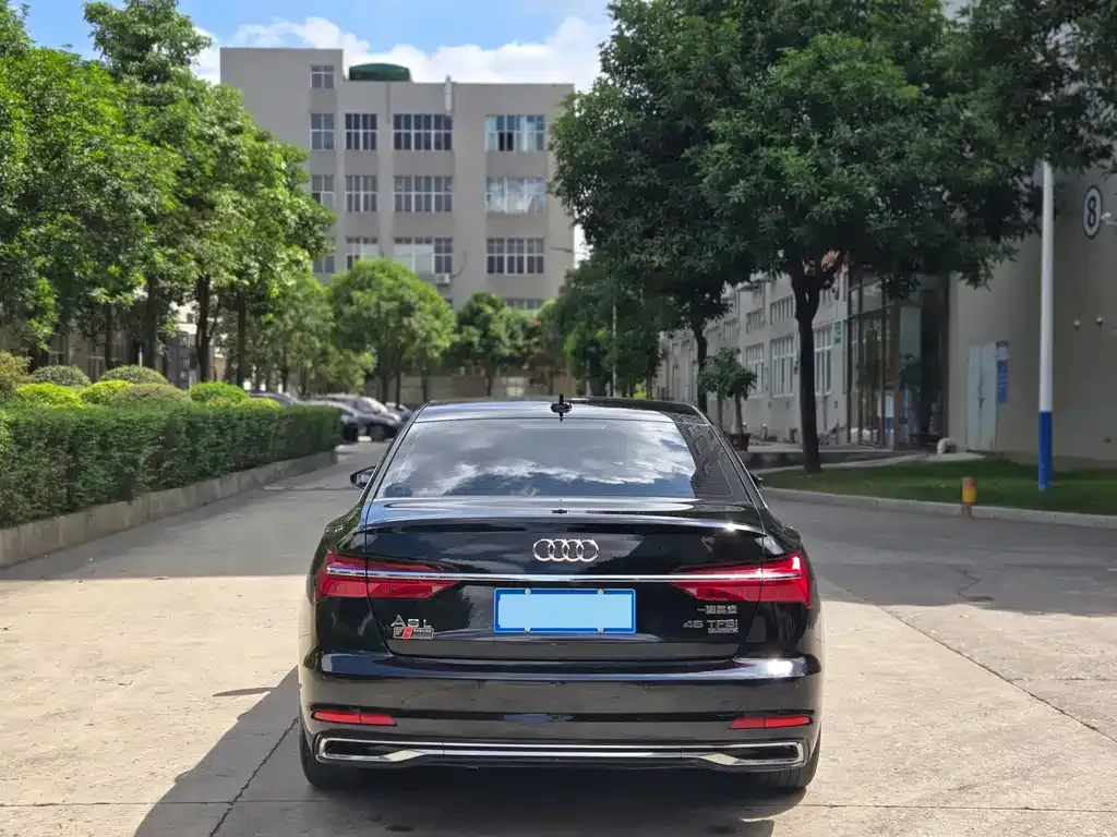 Audi A6L — фото 2