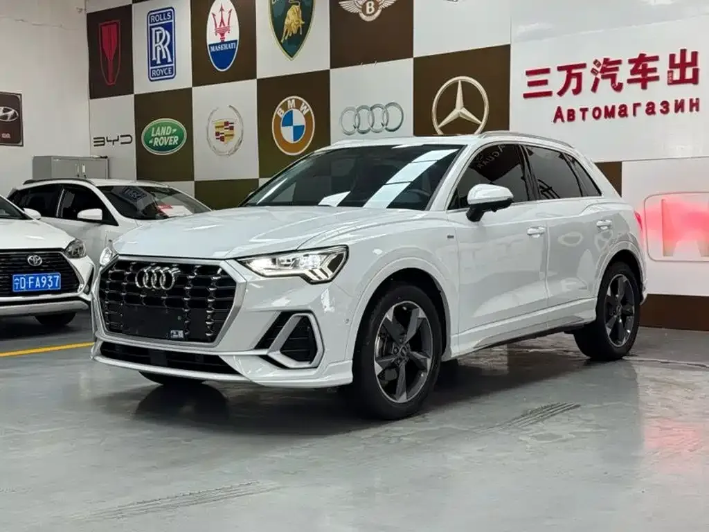 Audi Q3 — фото 1