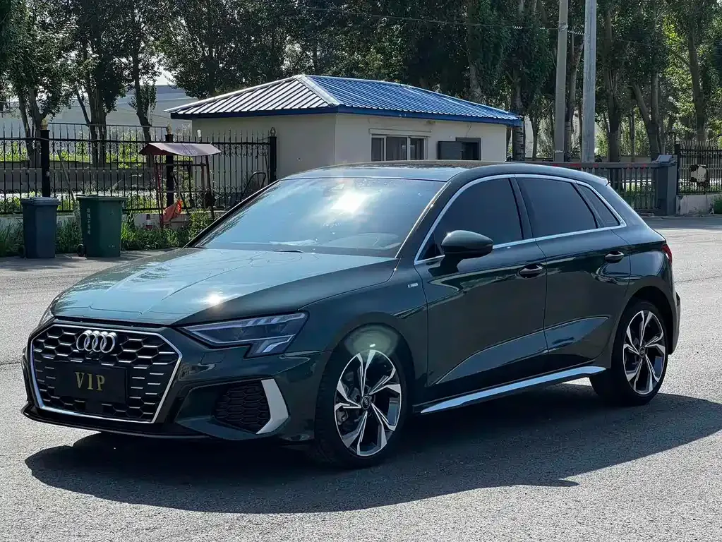 Audi A3 — фото 1