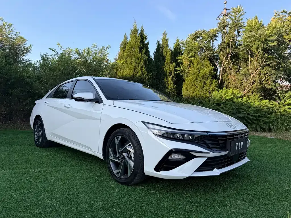 Hyundai Elantra — фото 8