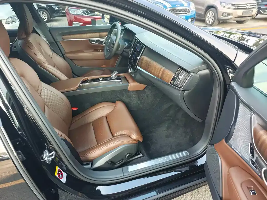 Volvo S90 — фото 9