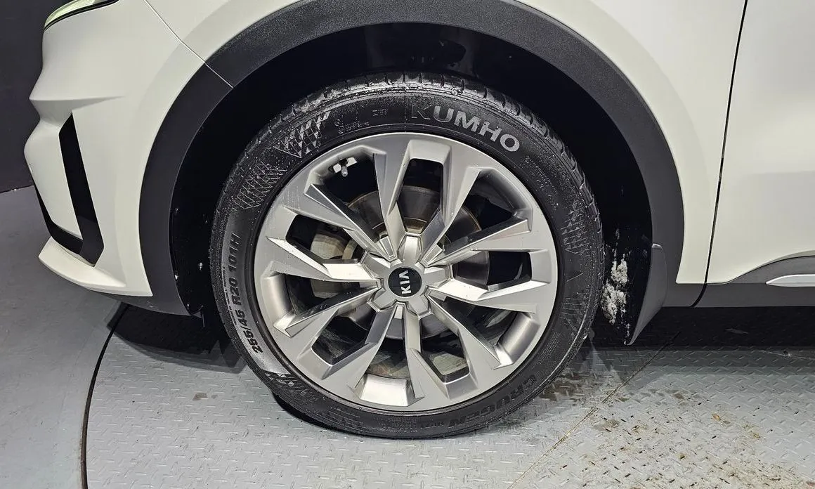 Kia Sorento — фото 10