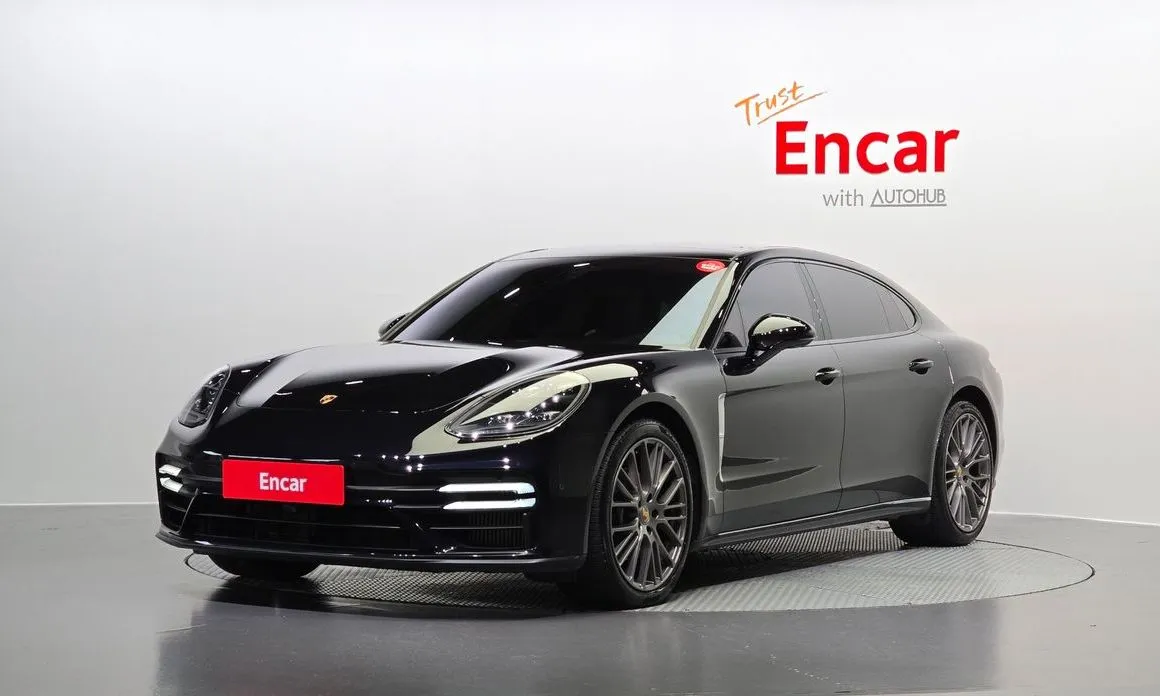 Porsche Panamera — фото 1