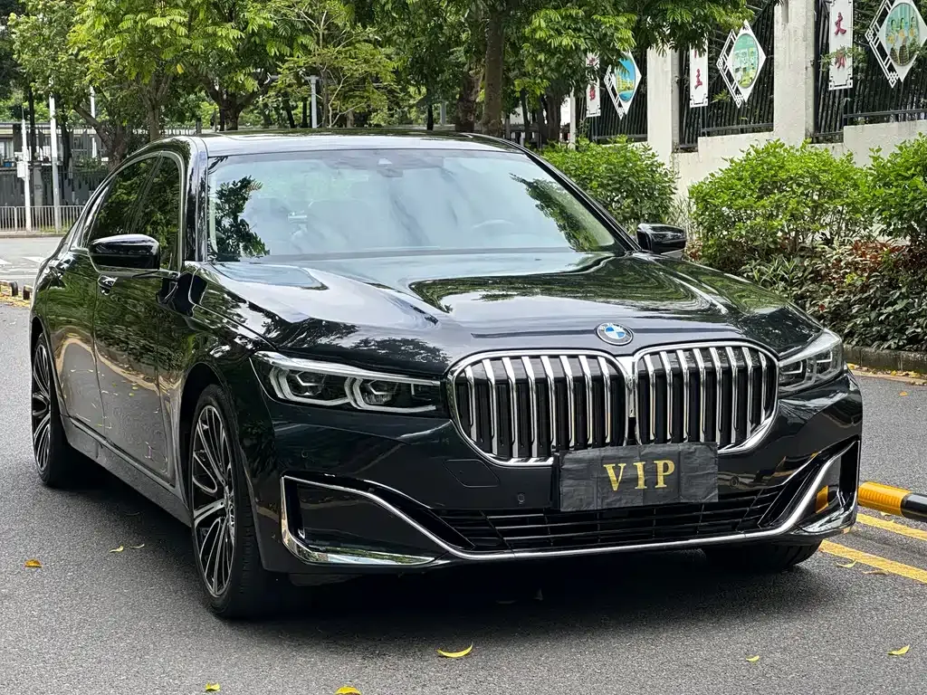 BMW 7 Series — фото 10