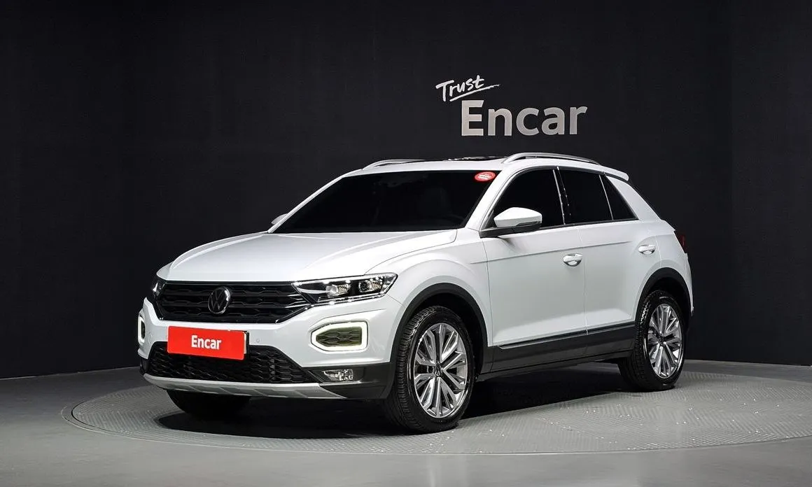 Volkswagen T-Roc — фото 1