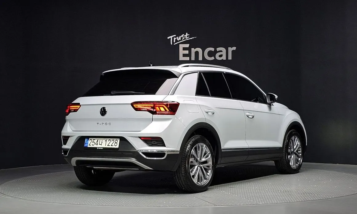 Volkswagen T-Roc — фото 5