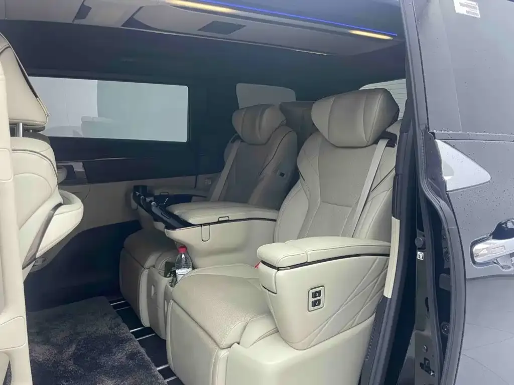 Toyota Vellfire — фото 6