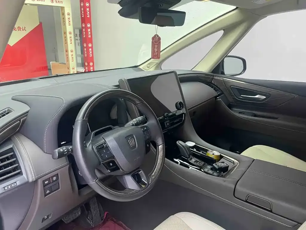 Toyota Vellfire — фото 3