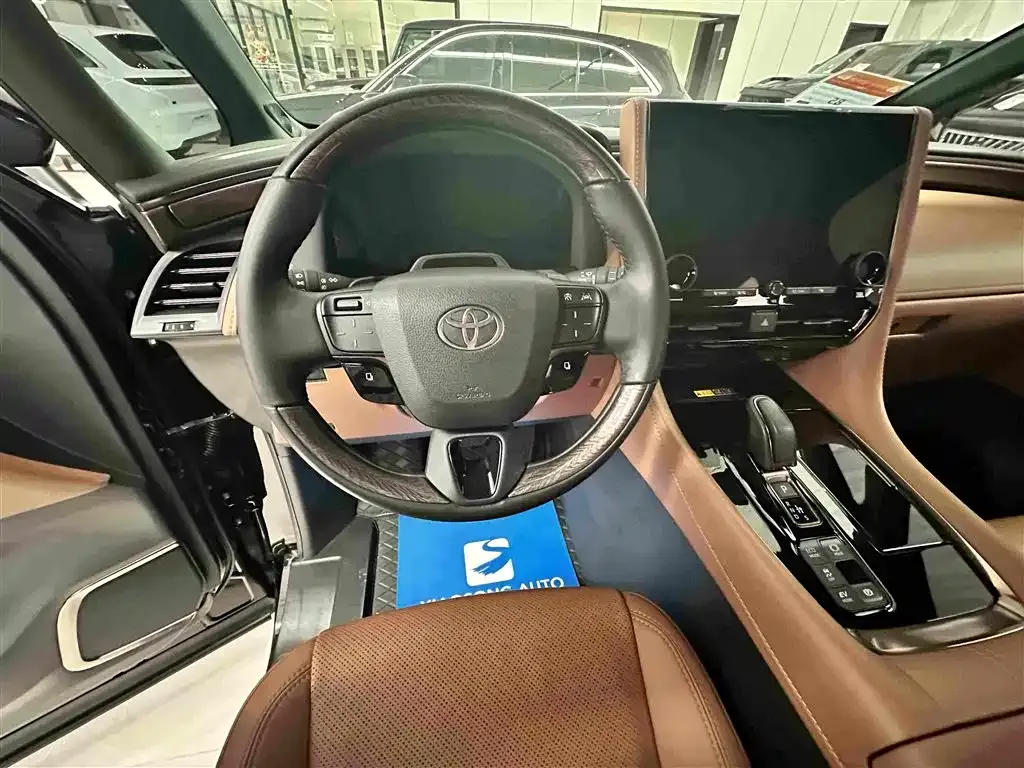 Toyota Alphard — фото 6
