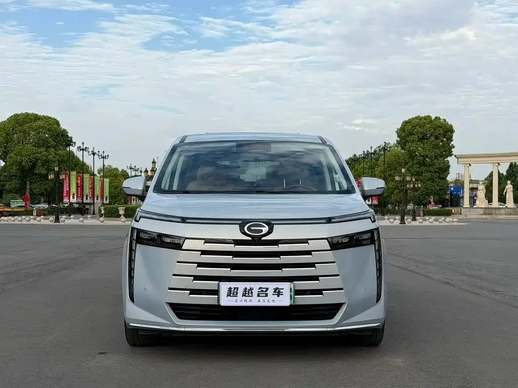 GAC Motor 传祺E8 PHEV — фото 7