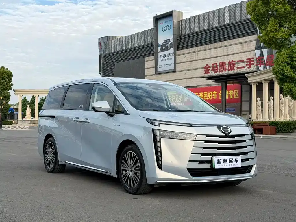 GAC Motor 传祺E8 PHEV — фото 10