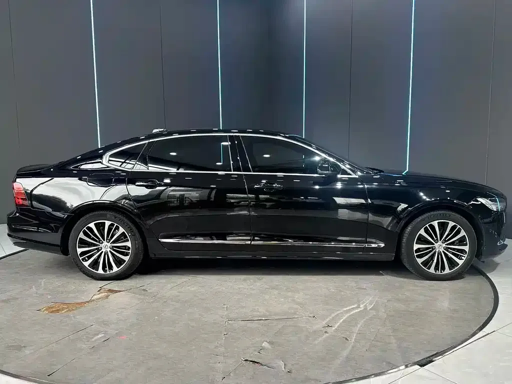 Volvo S90 — фото 4