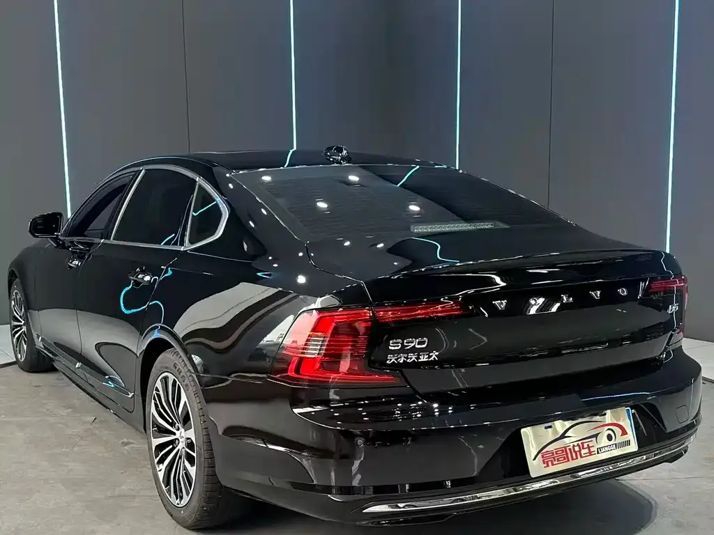 Volvo S90 — фото 6