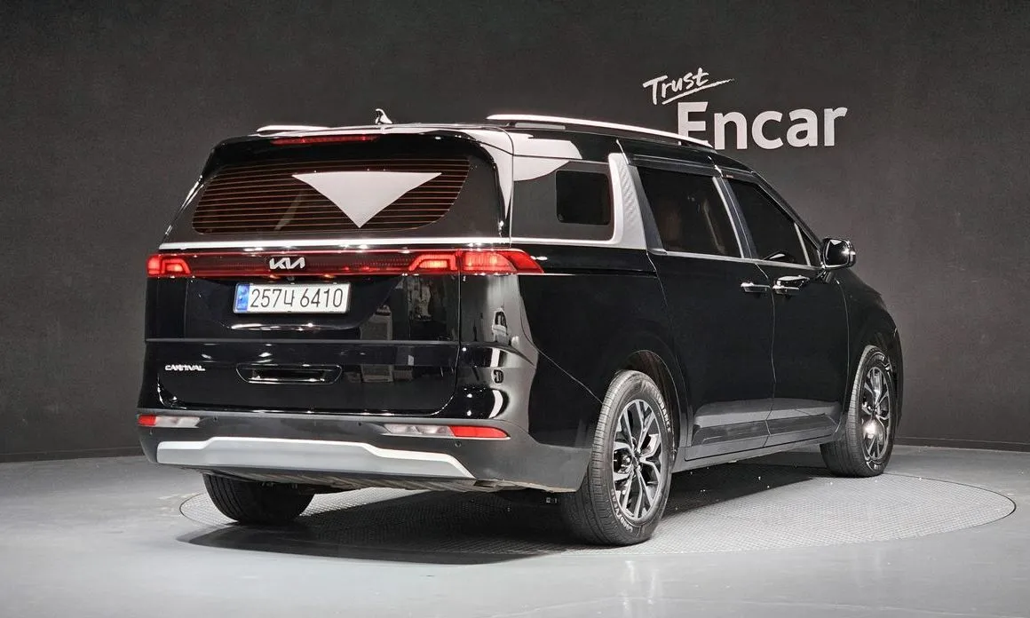 Kia Carnival — фото 10