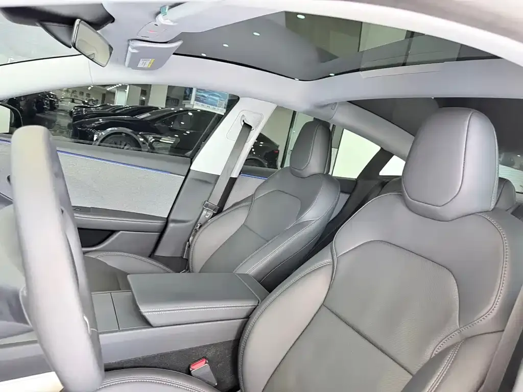 Tesla Model 3 — фото 3