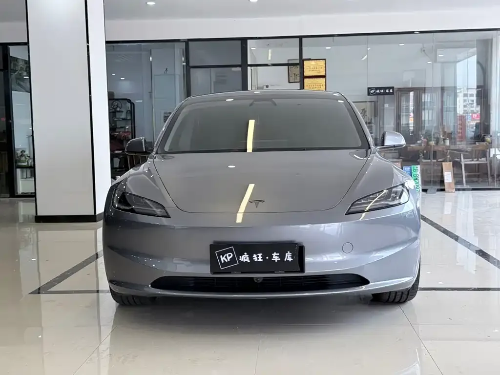 Tesla Model 3 — фото 10