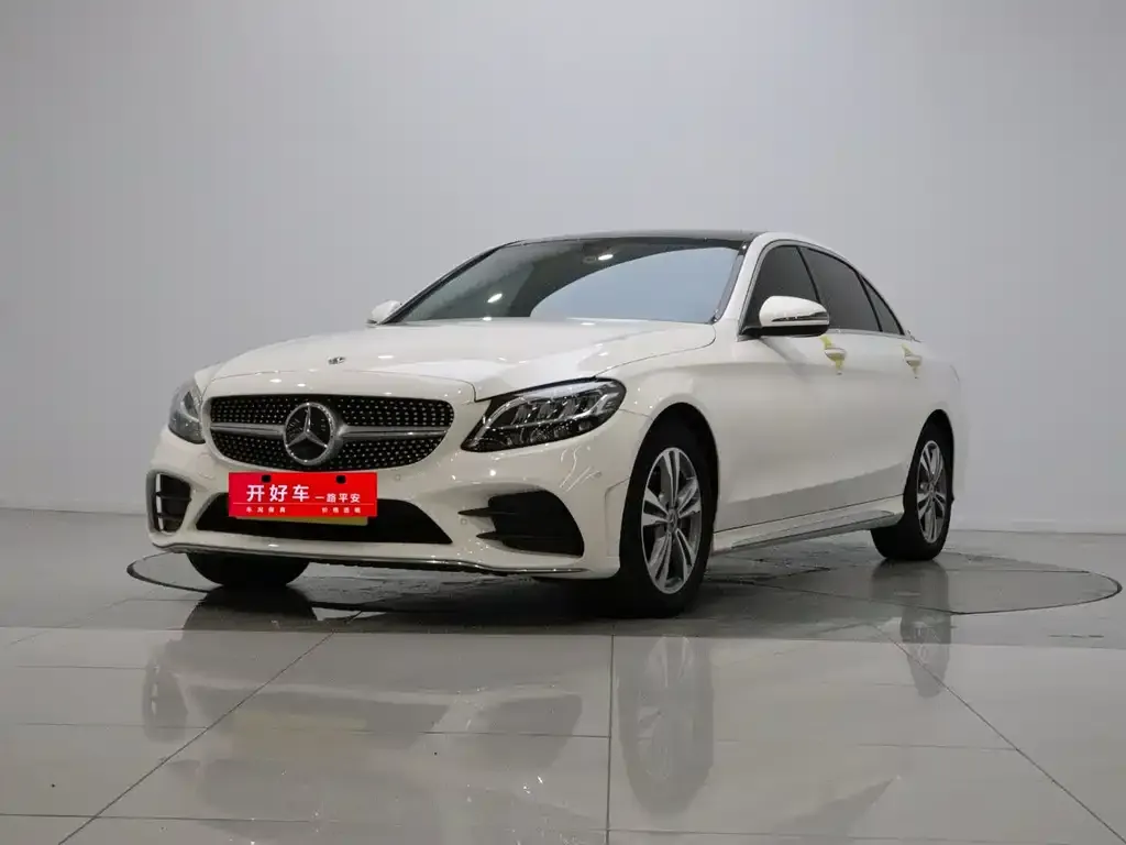 Mercedes-Benz C-Class — фото 1