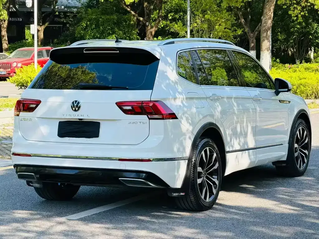 Volkswagen Tiguan L — фото 7