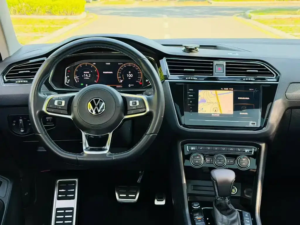 Volkswagen Tiguan L — фото 4