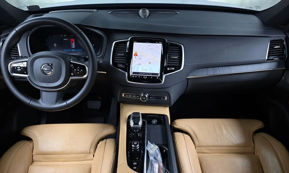 Volvo XC90 — фото 10