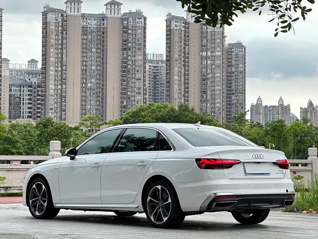 Audi A4L — фото 4