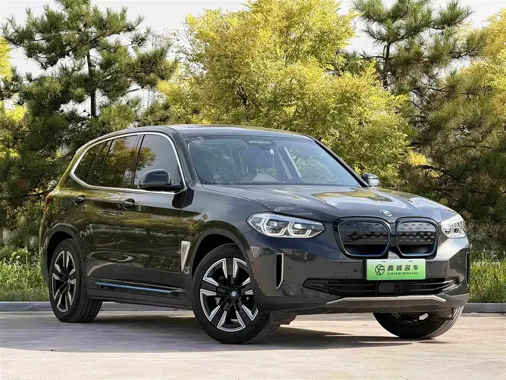 BMW iX3 — фото 10