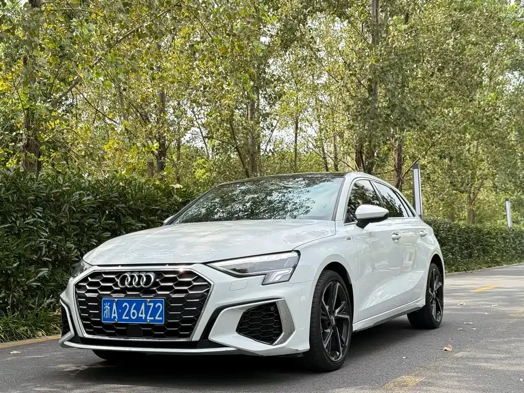 Audi A3 — фото 1