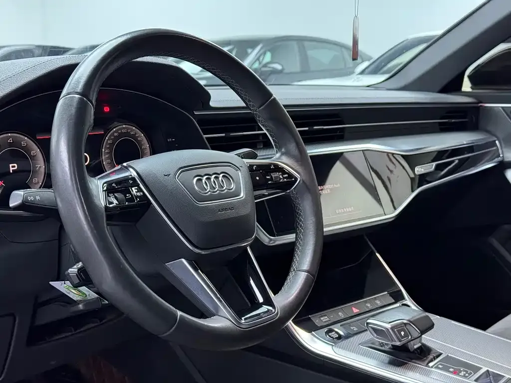 Audi A6L — фото 10