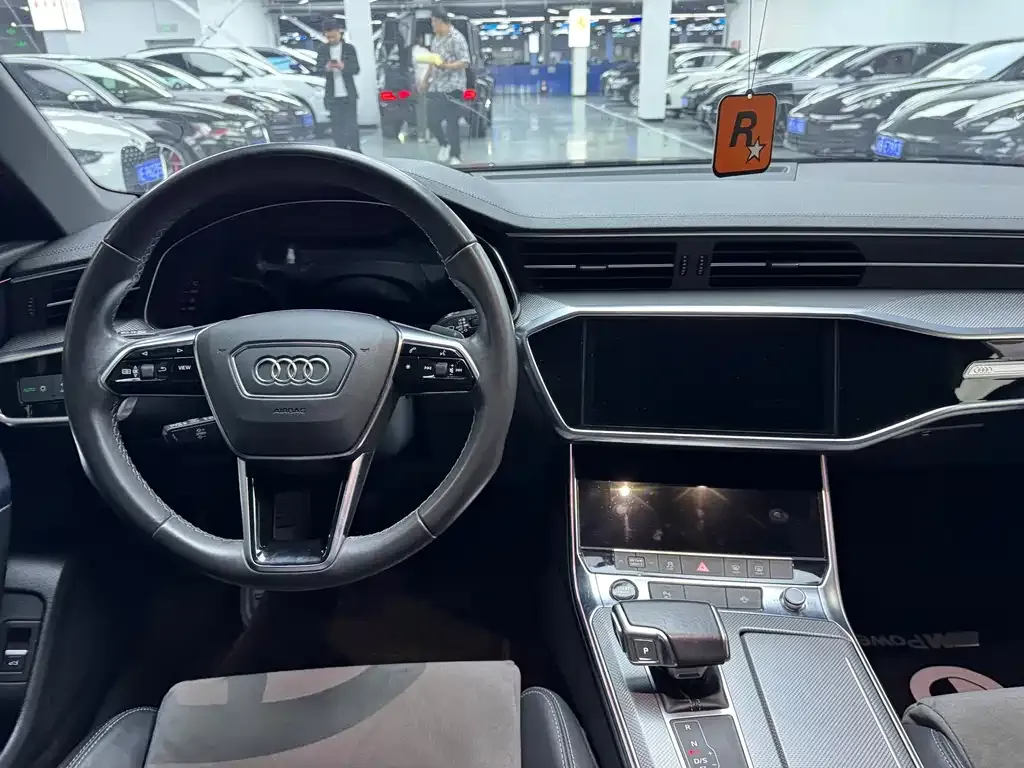 Audi A6L — фото 8