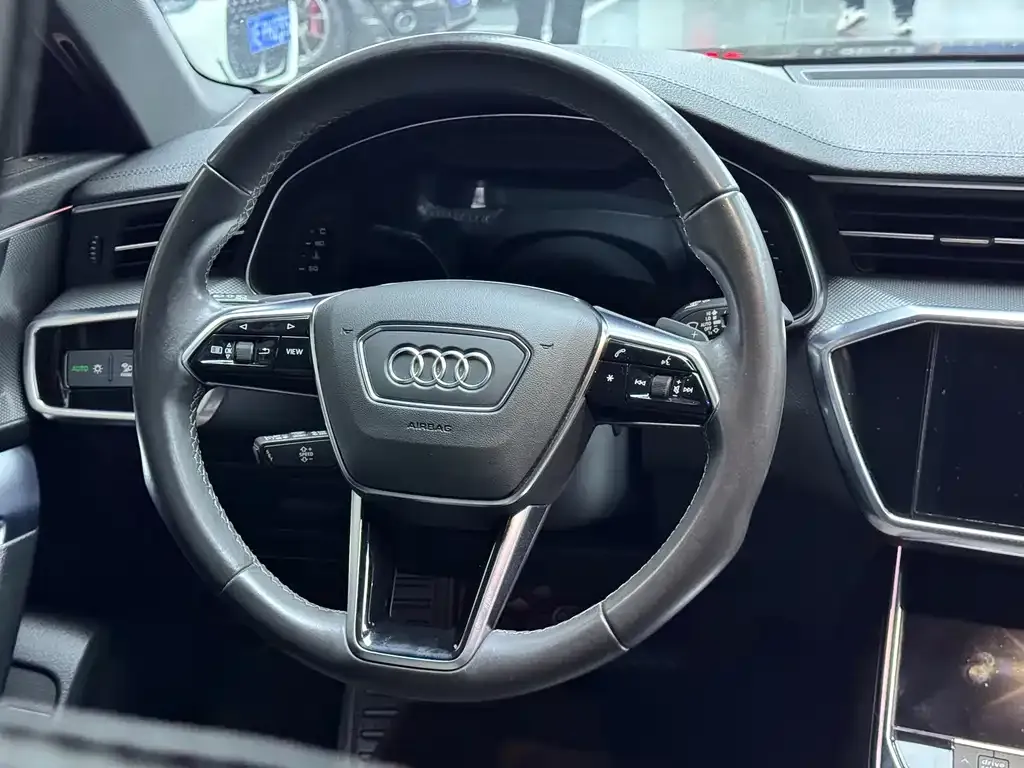 Audi A6L — фото 6