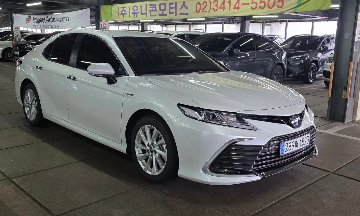 Toyota Camry — фото 10