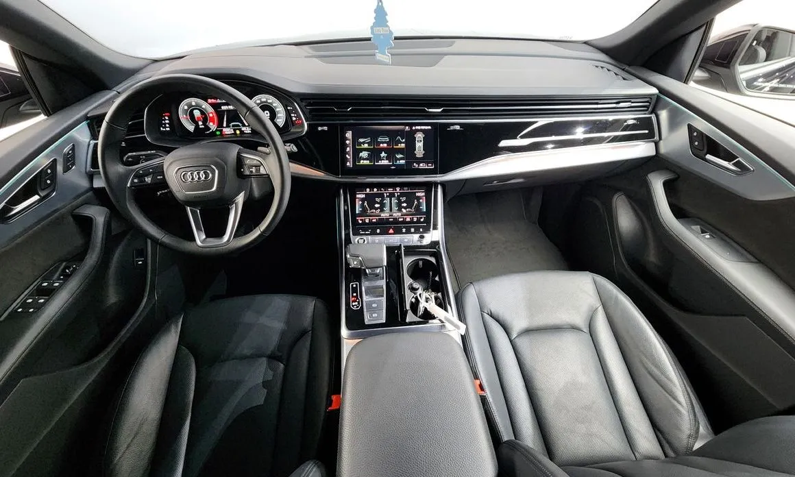 Audi Q8 — фото 7